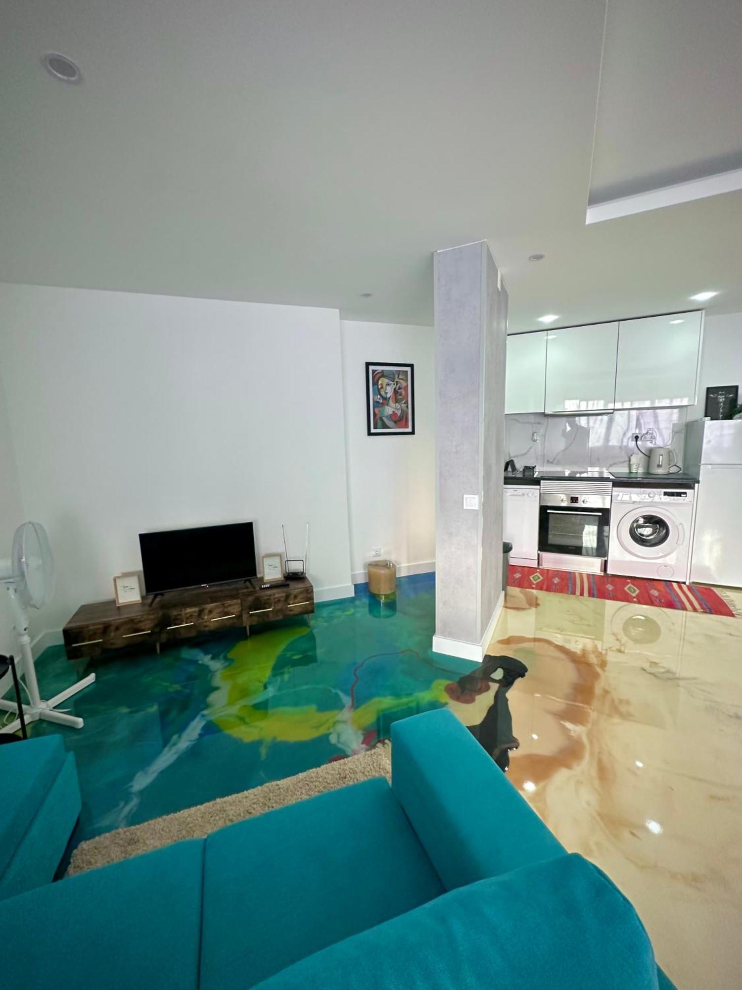 Sea View Apartment & 4 Minutes Walk To The Beach Пасу-де-Аркуш Экстерьер фото